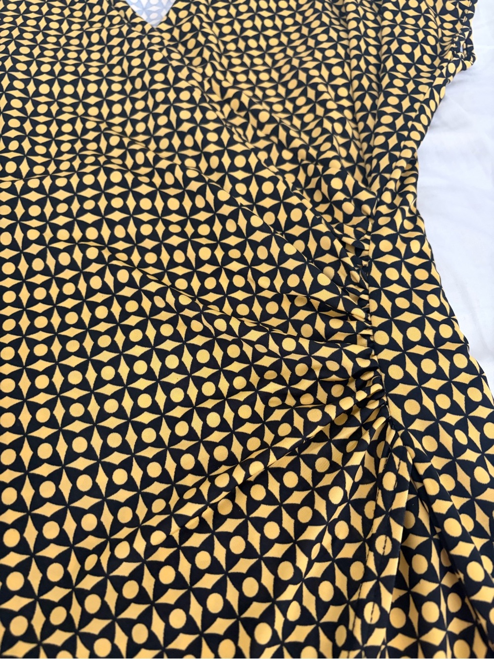 Tahari V-Neck Wrap Dress in Black and Yellow - Picture 3 of 5